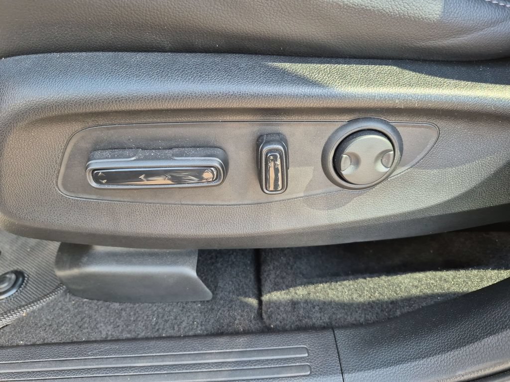 Used 2025 Honda CR-V EX-L image 18