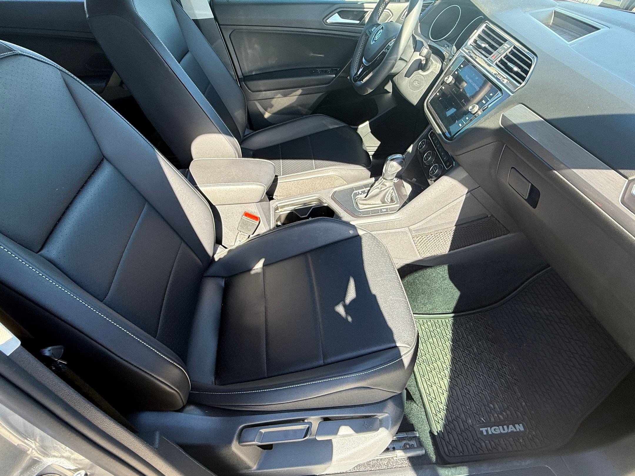 Used 2021 Volkswagen Tiguan SE image 20