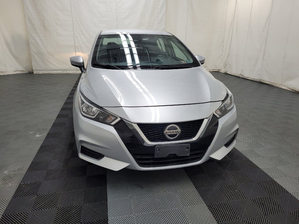 Used 2022 Nissan Versa SV FWD image 14