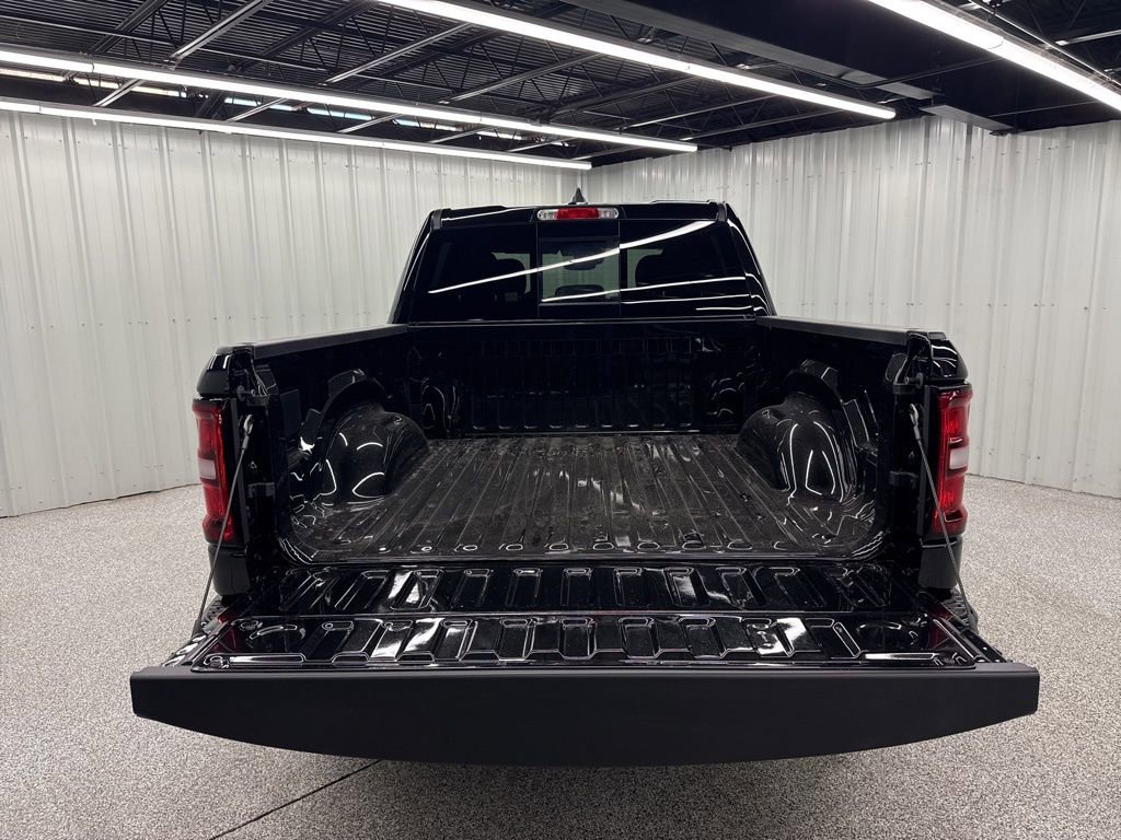 New 2026 RAM 1500 4x4 Crew Cab image 9
