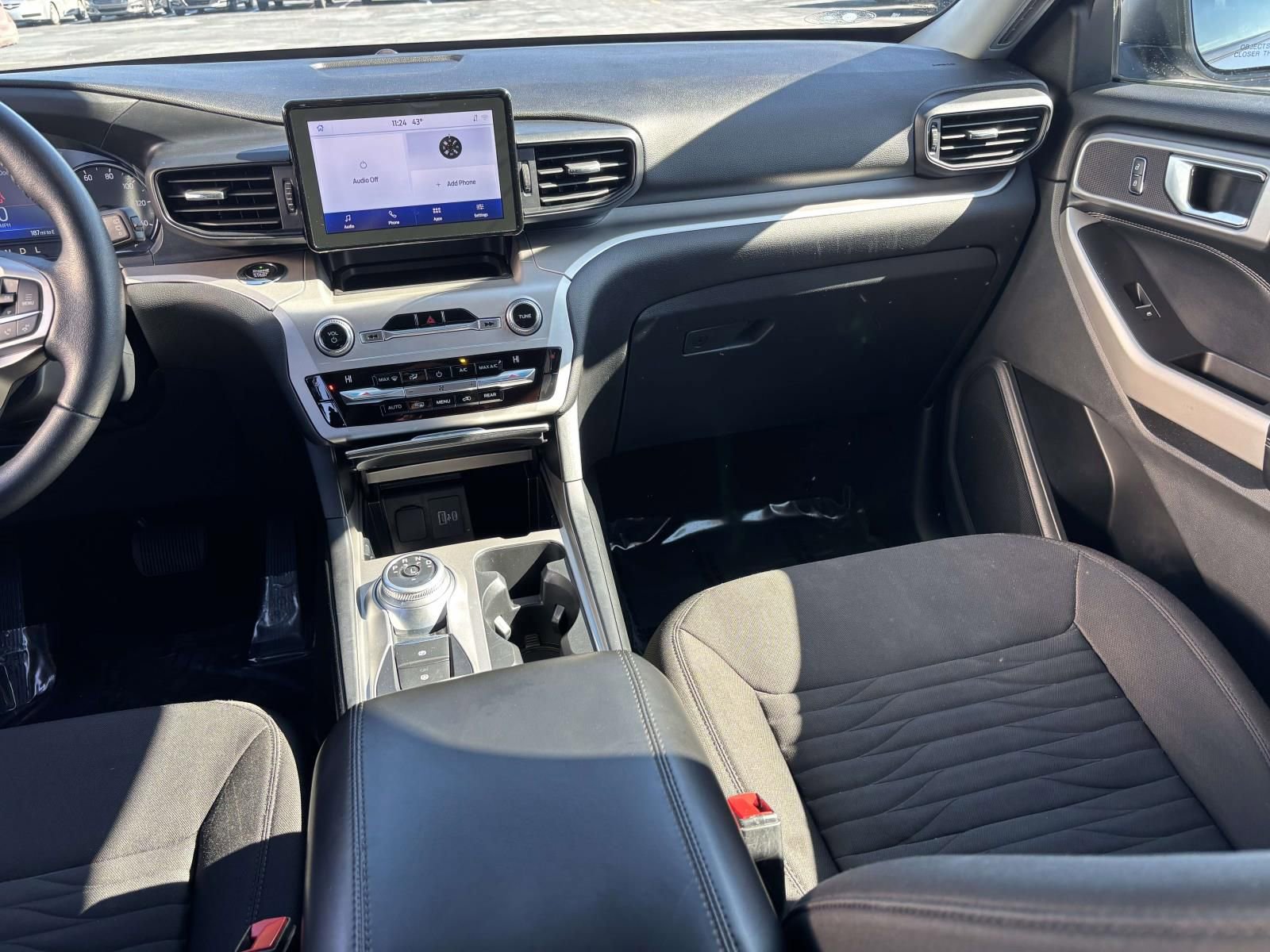 Used 2021 Ford Explorer XLT image 32