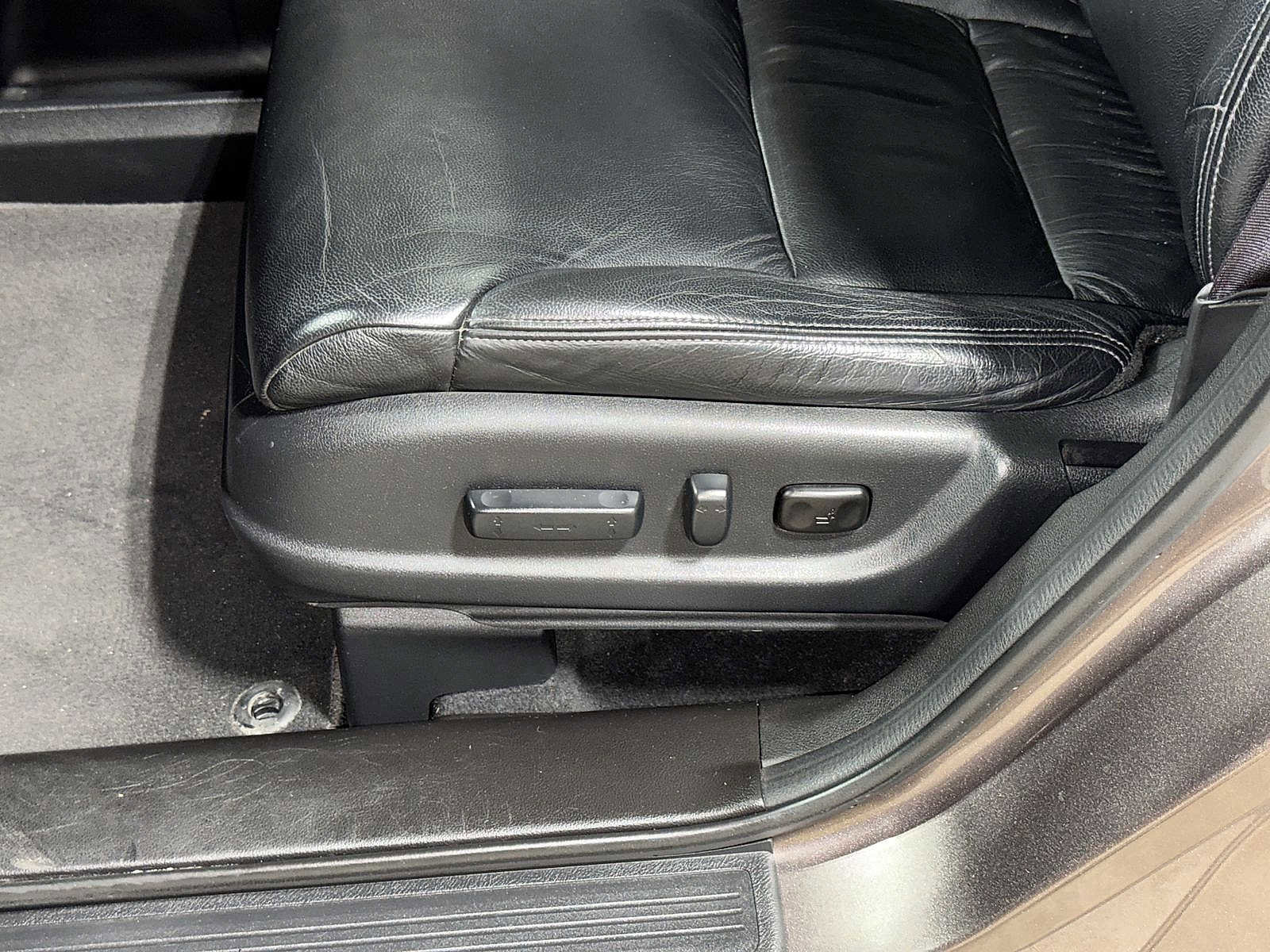 Used 2012 Honda CR-V EX-L image 23