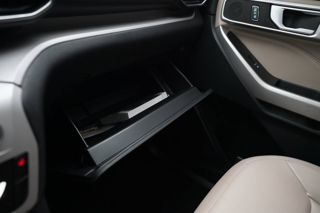 Used 2023 Ford Explorer XLT w/ Equipment Group 202A image 30