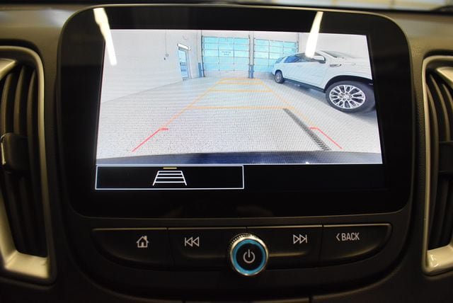 Used 2023 Chevrolet Malibu LT w/ Driver Confidence Package FWD image 8
