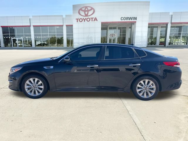 Used 2018 Kia Optima LX w/ 17" Alloy Wheels Package FWD image 2