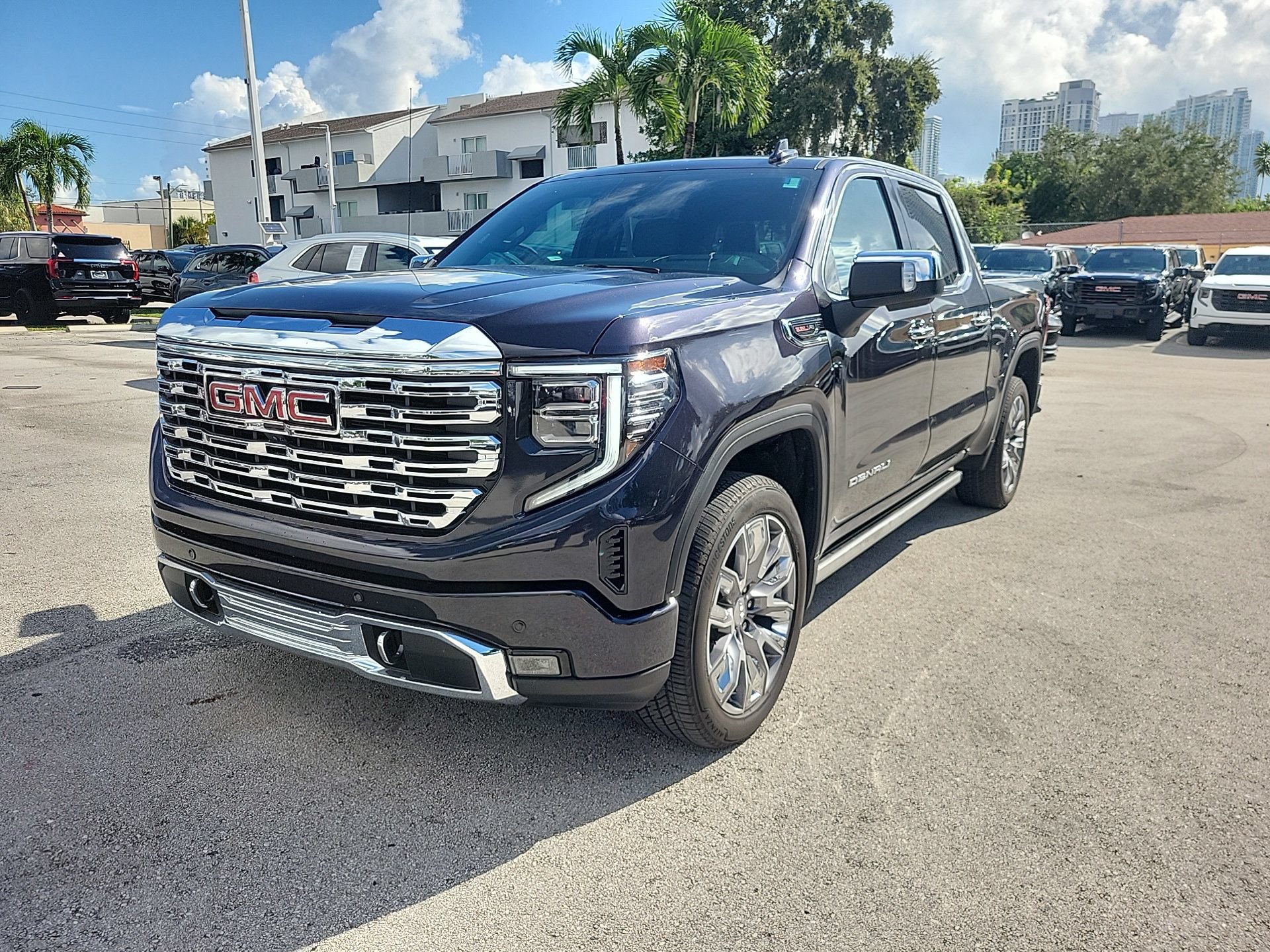 Used 2025 GMC Sierra 1500 Denali w/ Denali Reserve Package AWD/4WD 360° Tour