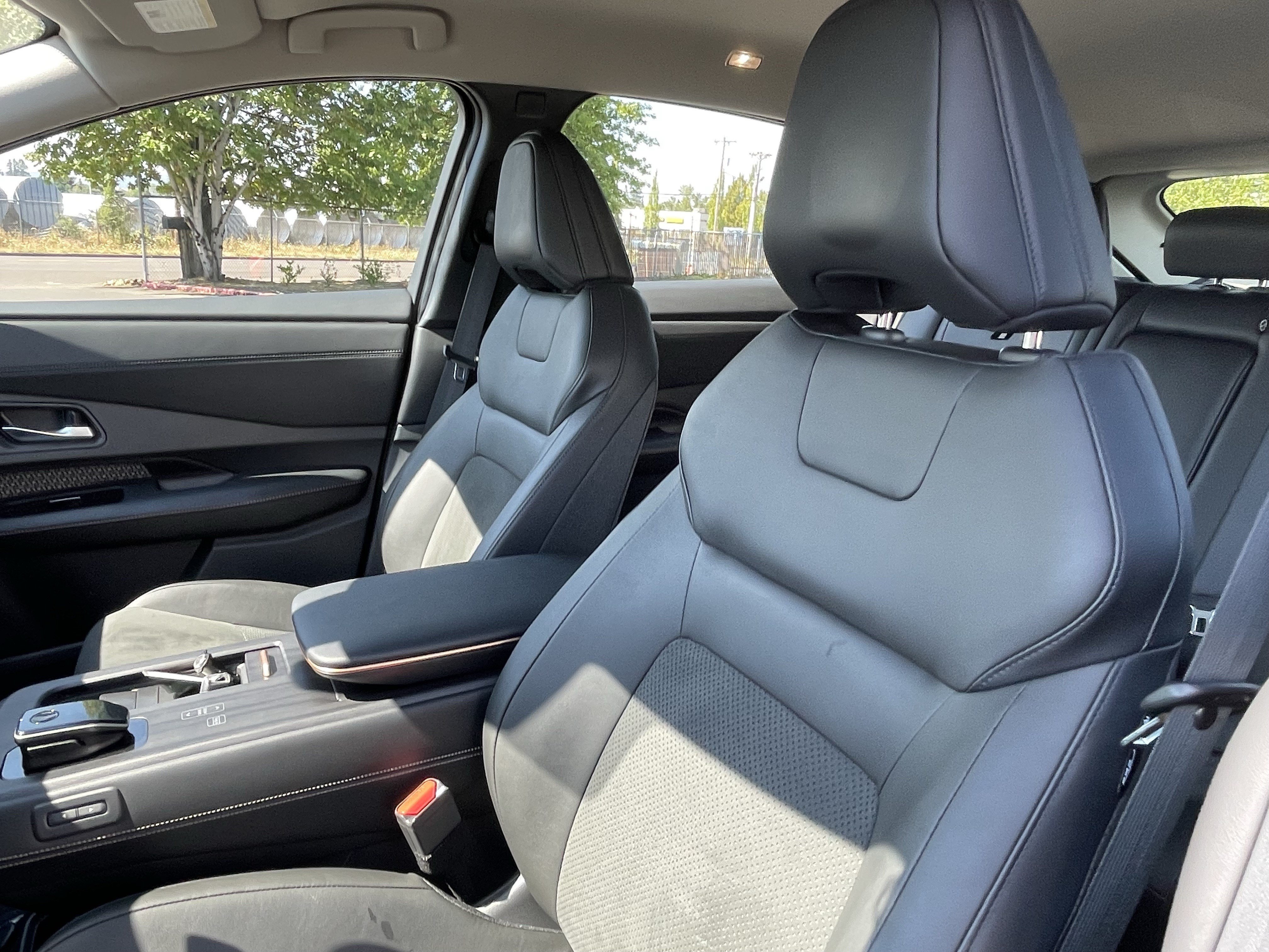 Used 2024 Nissan Ariya AWD image 20