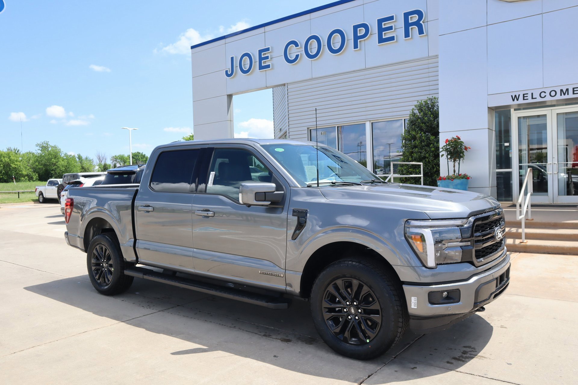 New 2025 Ford F150 Lariat w/ Equipment Group 501A Mid