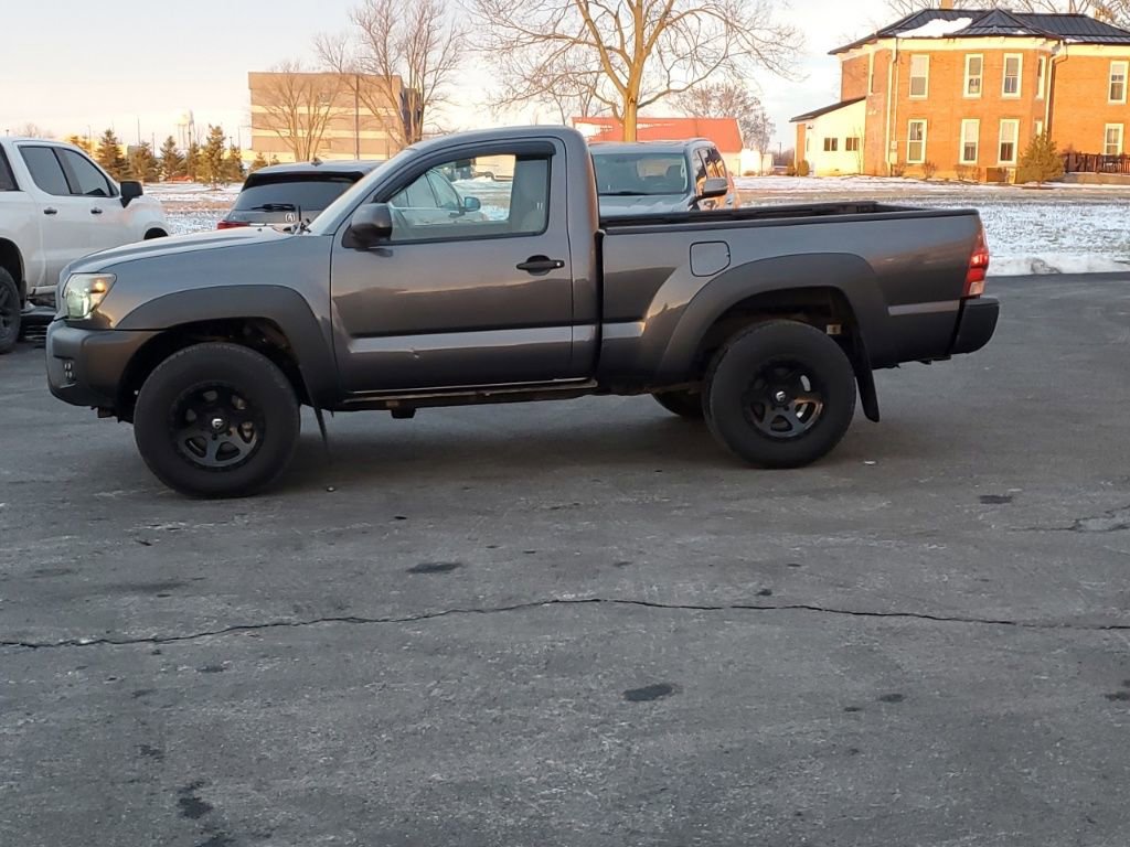 Used 2013 Toyota Tacoma 4x4 Regular Cab image 4