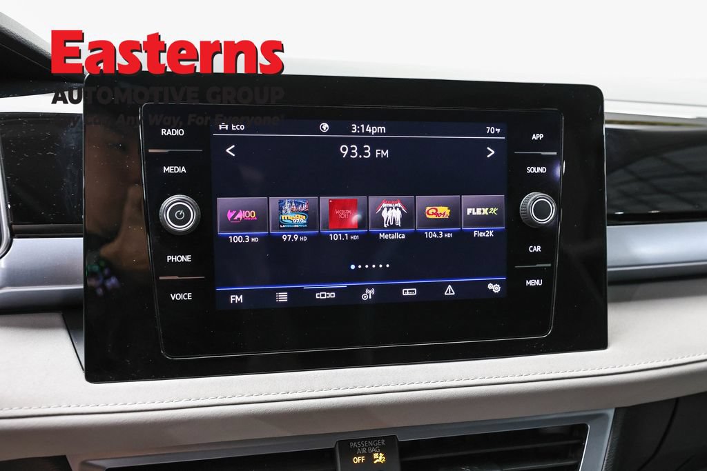 Used 2025 Volkswagen Taos SE AWD/4WD image 19