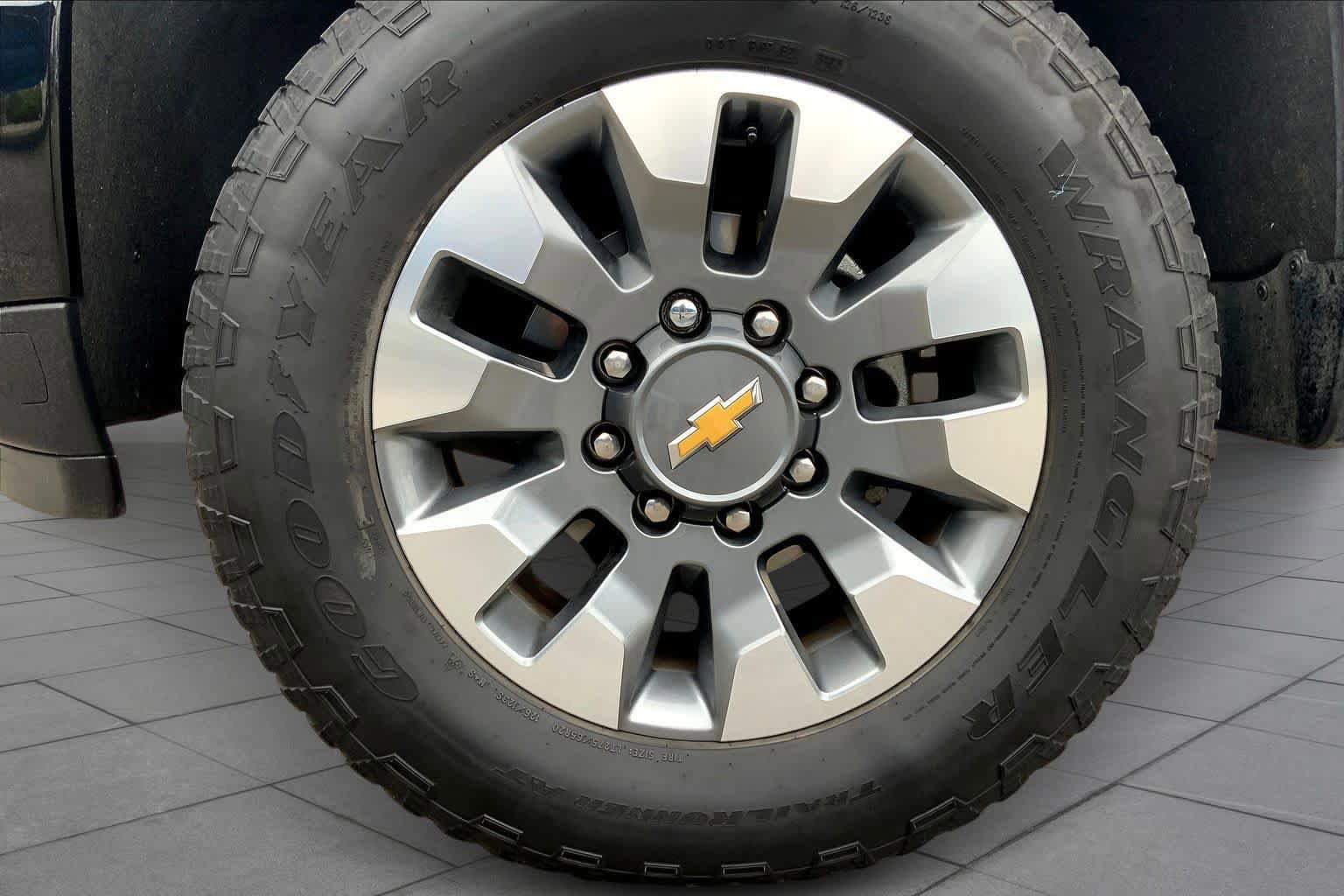 Used 2024 Chevrolet Silverado 2500 Custom w/ Custom Convenience Package image 11