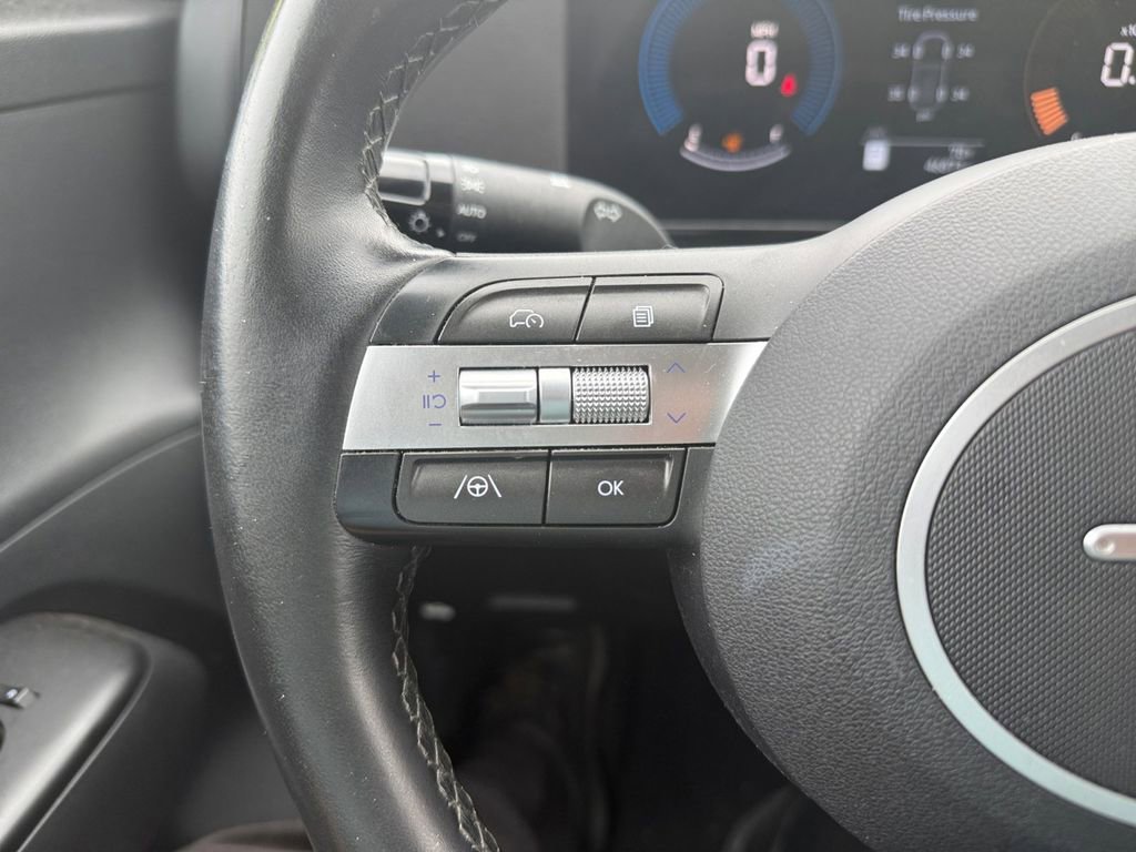 Certified 2025 Hyundai Kona SEL AWD/4WD image 19