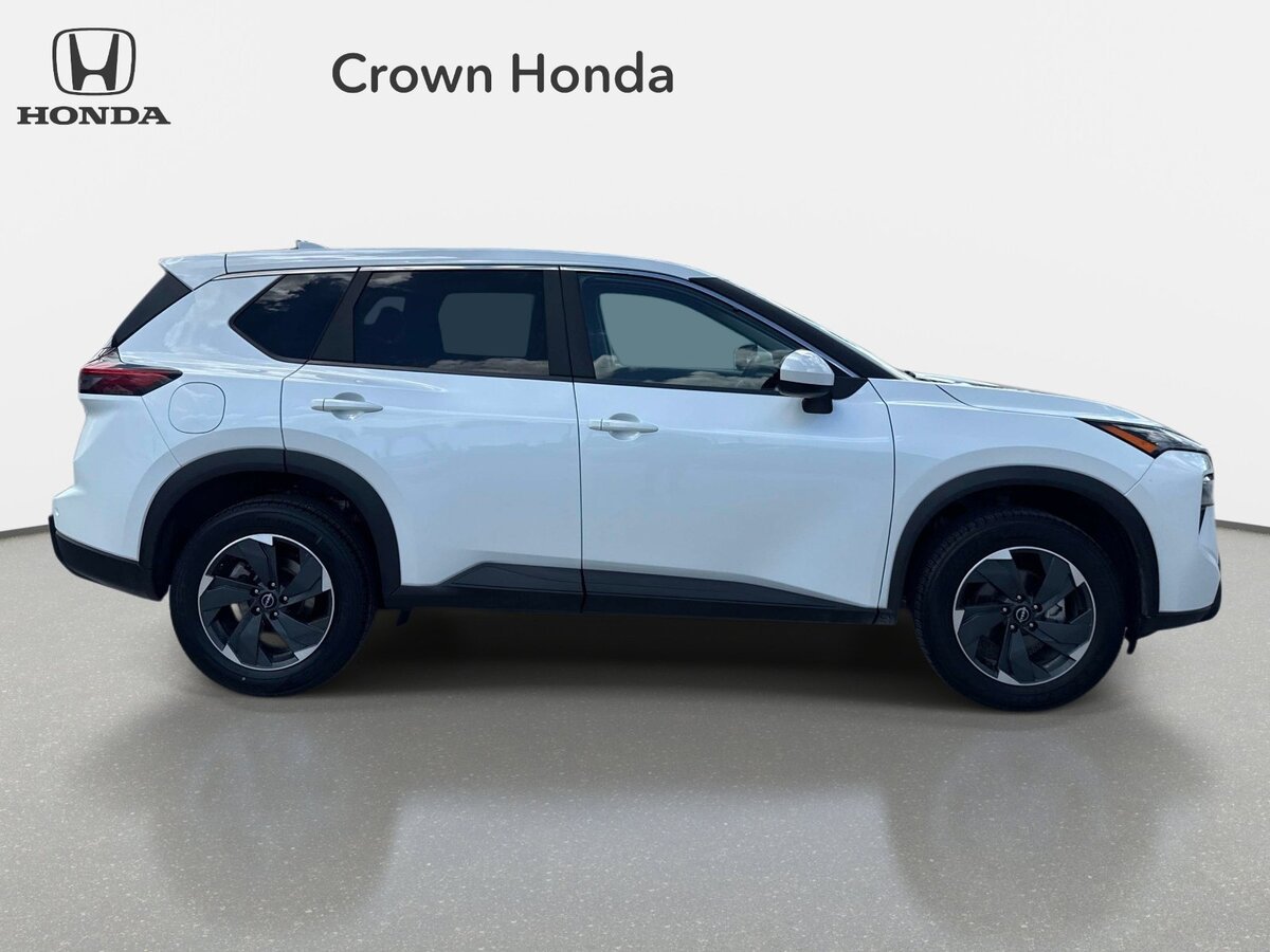 Used 2024 Nissan Rogue SV AWD/4WD image 5