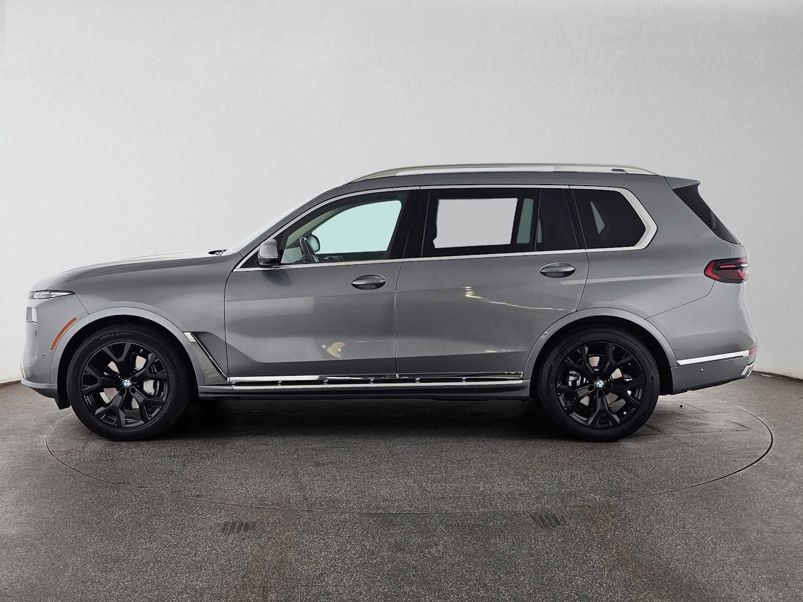 Used 2025 BMW X7 xDrive40i AWD/4WD image 6