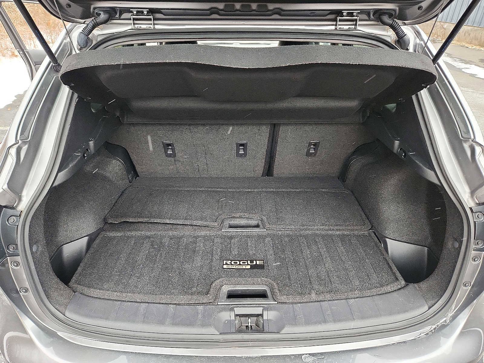 Used 2022 Nissan Rogue Sport S image 27