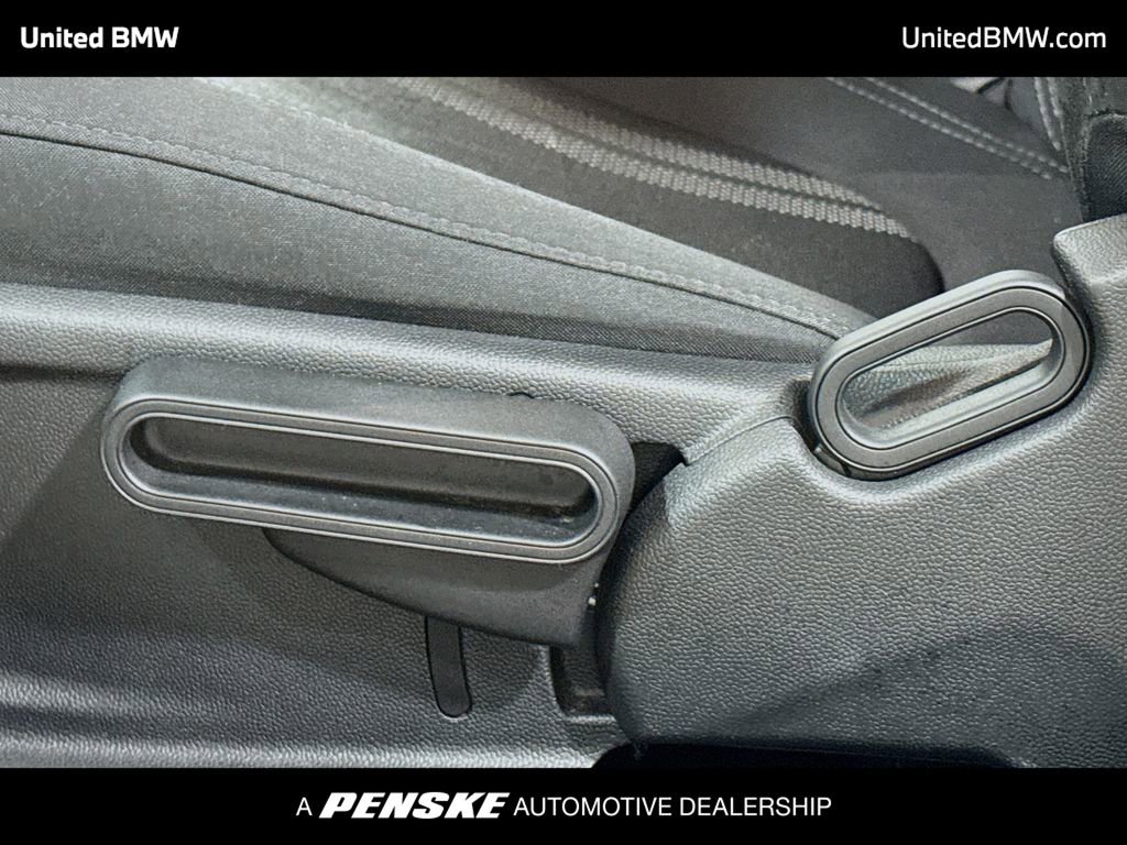 Used 2015 MINI Cooper 2-Door Hardtop image 4