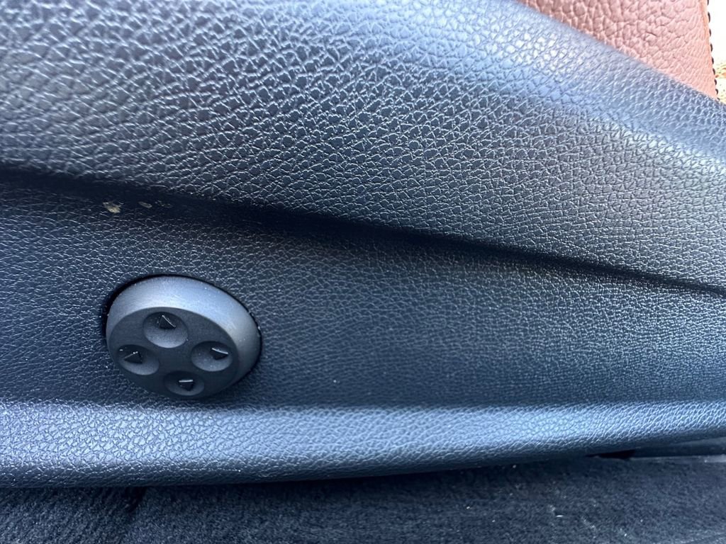 Used 2019 Mercedes-Benz C 300 4MATIC Cabriolet image 10