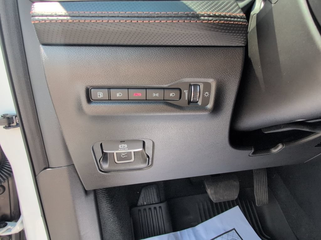 Used 2026 Jeep Cherokee Limited AWD/4WD image 19