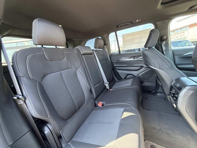 New 2026 Jeep Grand Cherokee Laredo AWD/4WD image 36