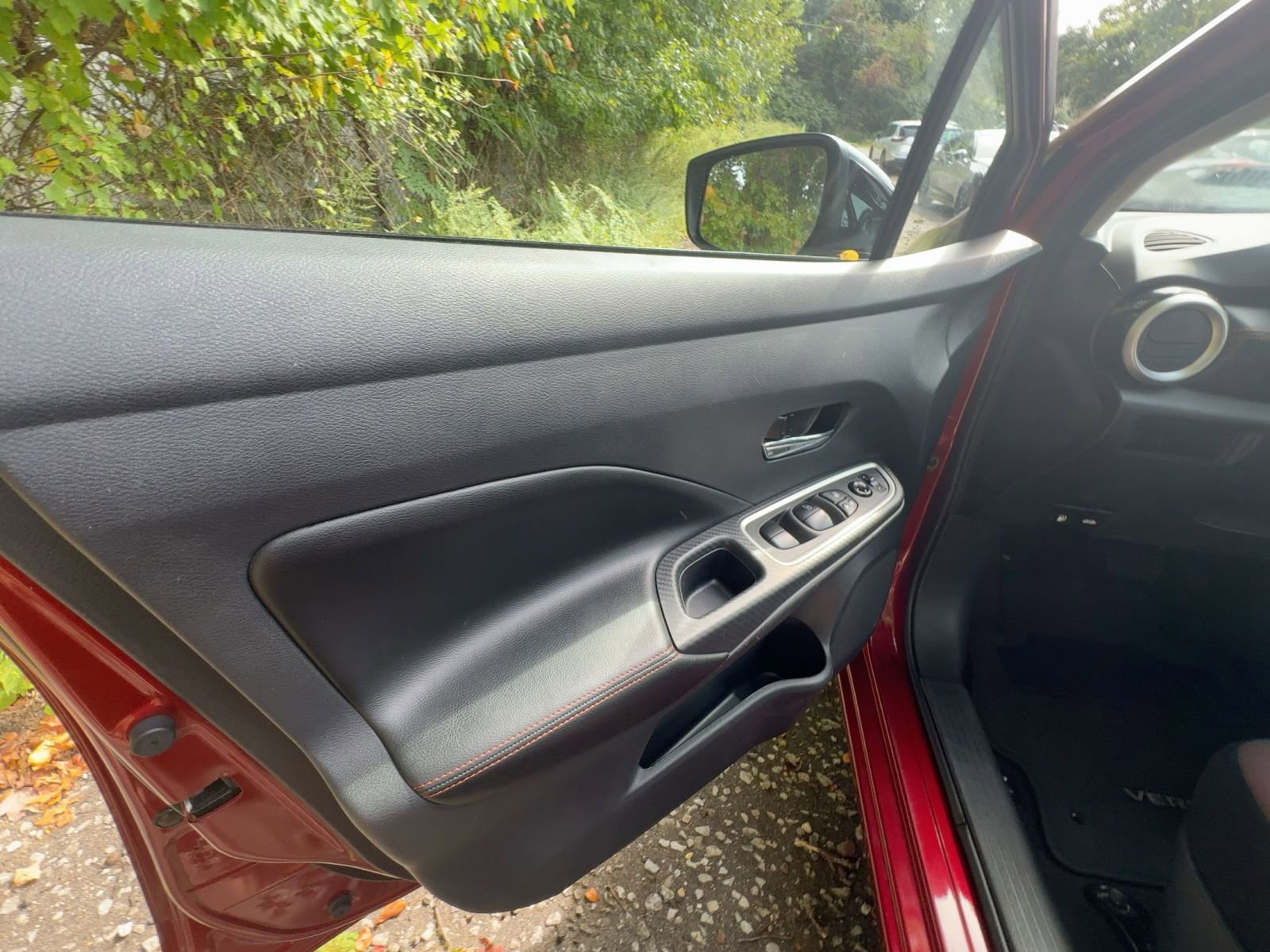 Used 2024 Nissan Versa SR image 23