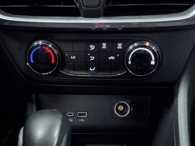Used 2024 Buick Encore GX Preferred FWD image 32