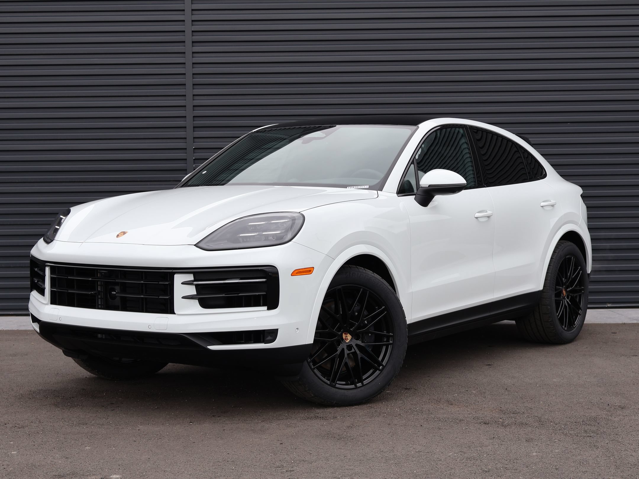 New 2026 Porsche Cayenne Coupe AWD/4WD image 1