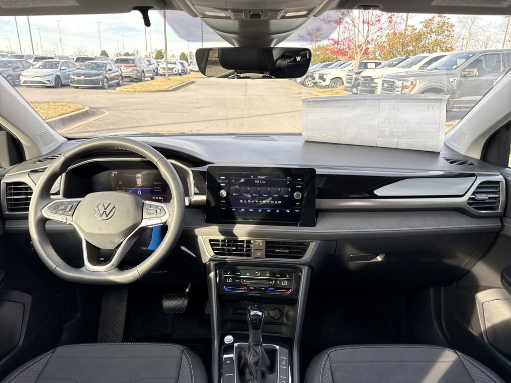 New 2026 Volkswagen Taos SE image 21