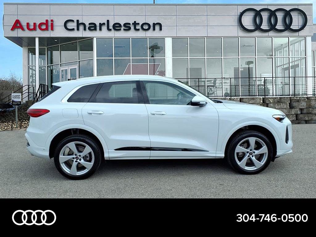 Used 2025 Audi Q5 Premium Plus w/ Premium Plus AWD/4WD image 2
