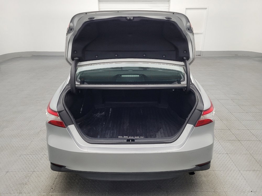 Used 2018 Toyota Camry LE image 29