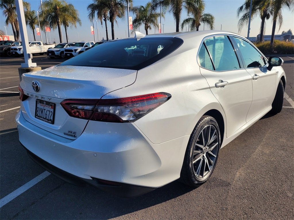 Used 2021 Toyota Camry XLE image 4