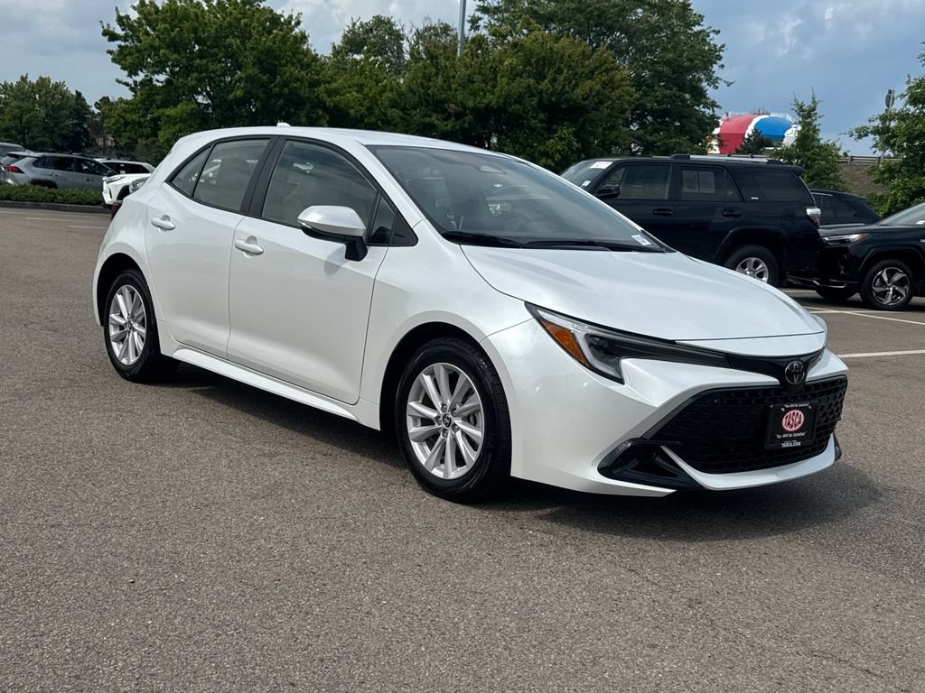 Used 2025 Toyota Corolla Hatchback FWD image 11