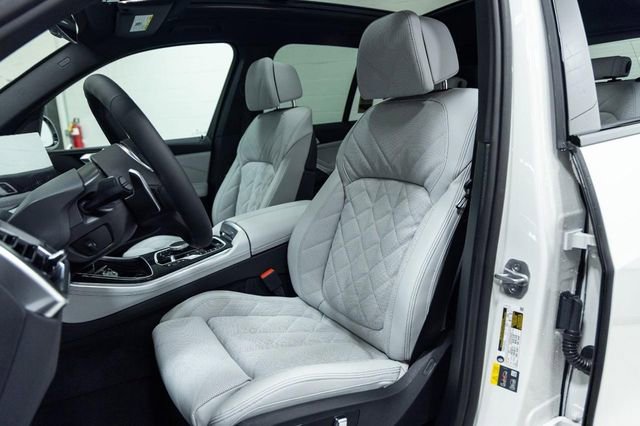 New 2026 BMW X5 xDrive50e w/ M Sport Package image 24