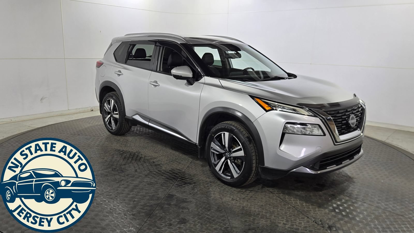 Used 2022 Nissan Rogue SL FWD image 1