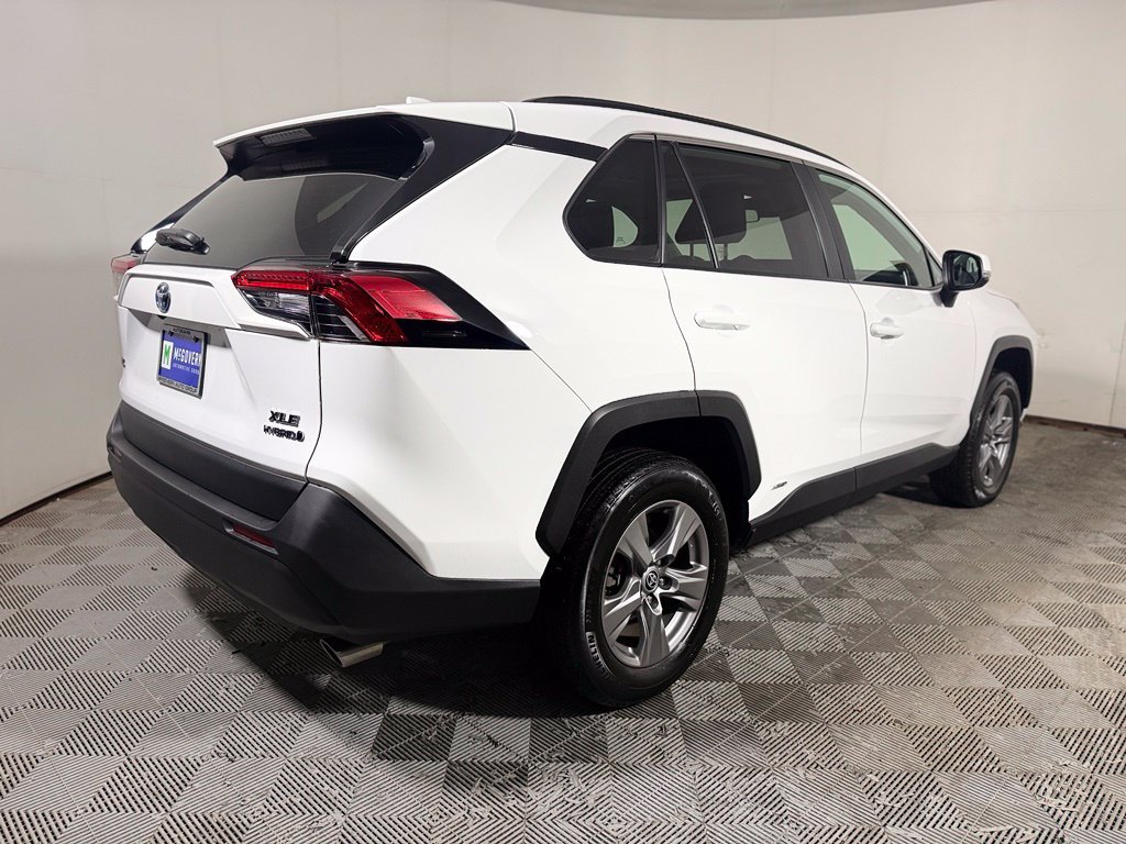 Used 2022 Toyota RAV4 XLE w/ Convenience Package AWD/4WD image 7