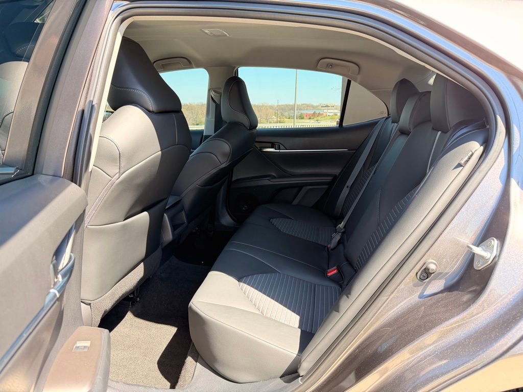 Used 2022 Toyota Camry SE w/ Convenience Package image 29