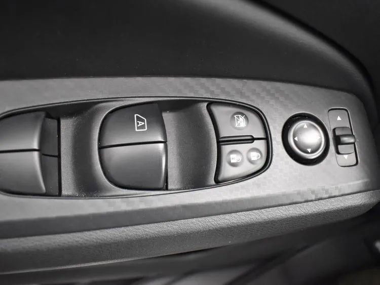 Used 2025 Nissan Altima 2.5 SV image 20