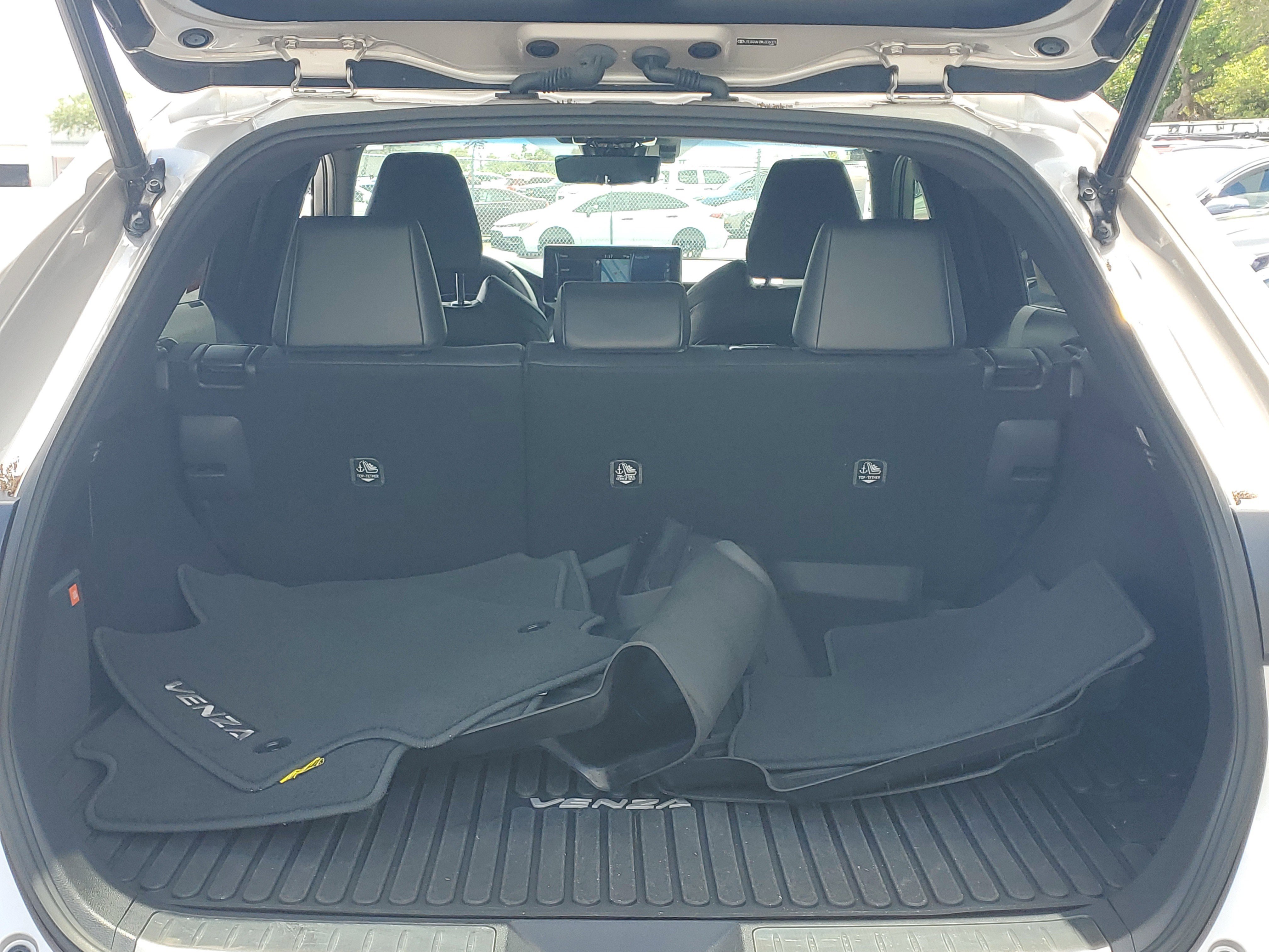 Certified 2021 Toyota Venza Limited w/ Advanced Technology Package image 9