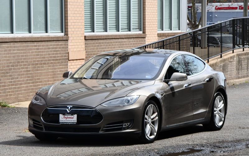 Used 2015 Tesla Model S 70D image 3