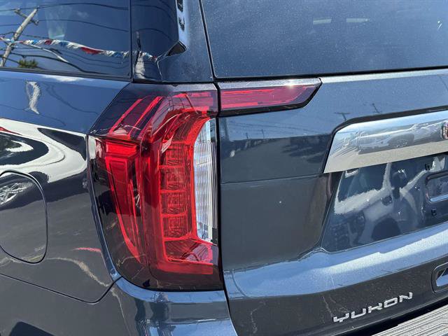 Used 2021 GMC Yukon XL Denali w/ Denali Ultimate Package AWD/4WD image 8