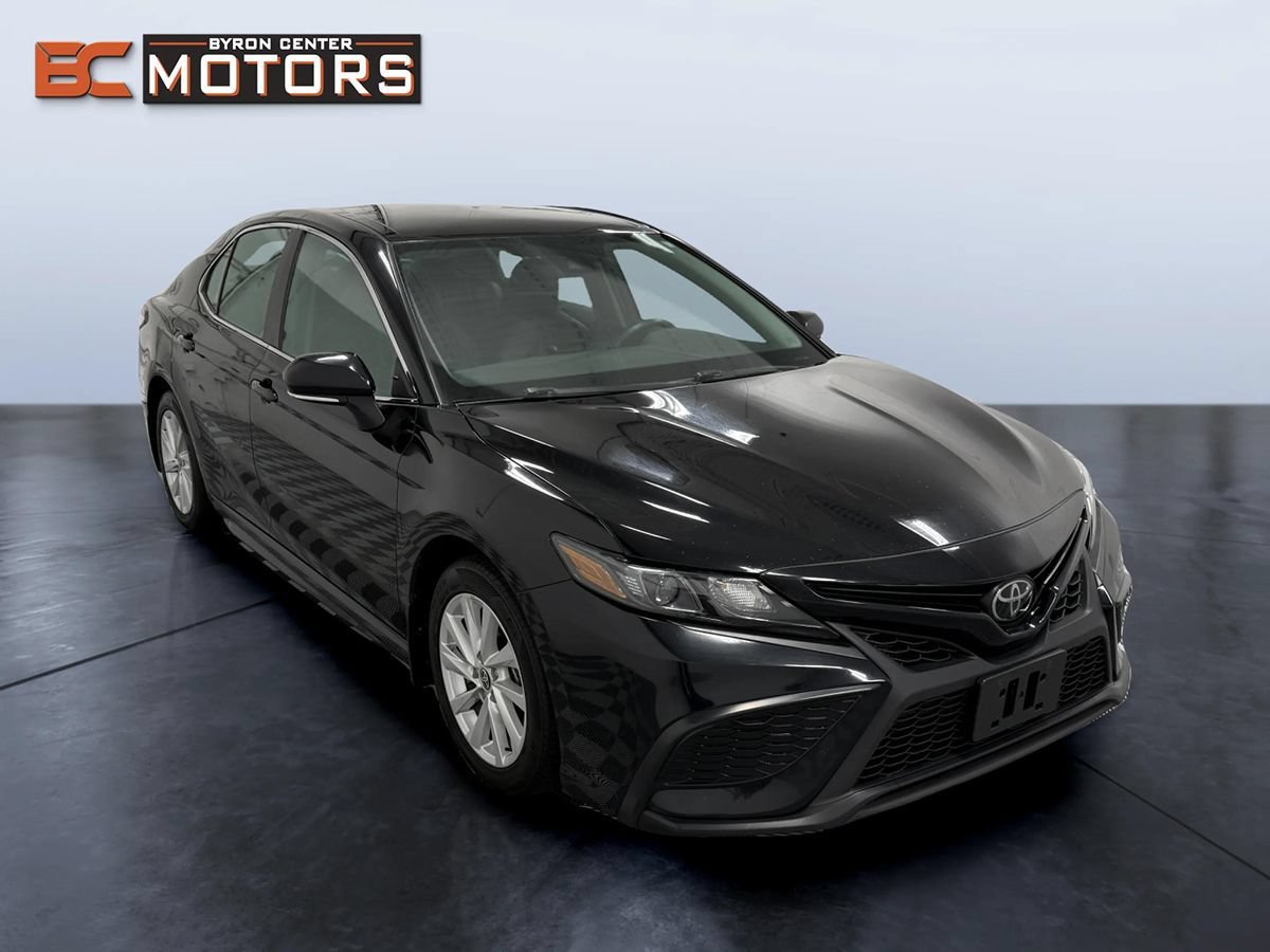 Used 2024 Toyota Camry SE FWD image 7