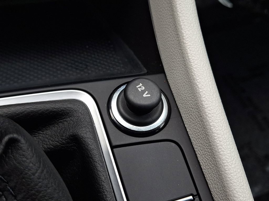 Certified 2023 Volkswagen Jetta S FWD image 23