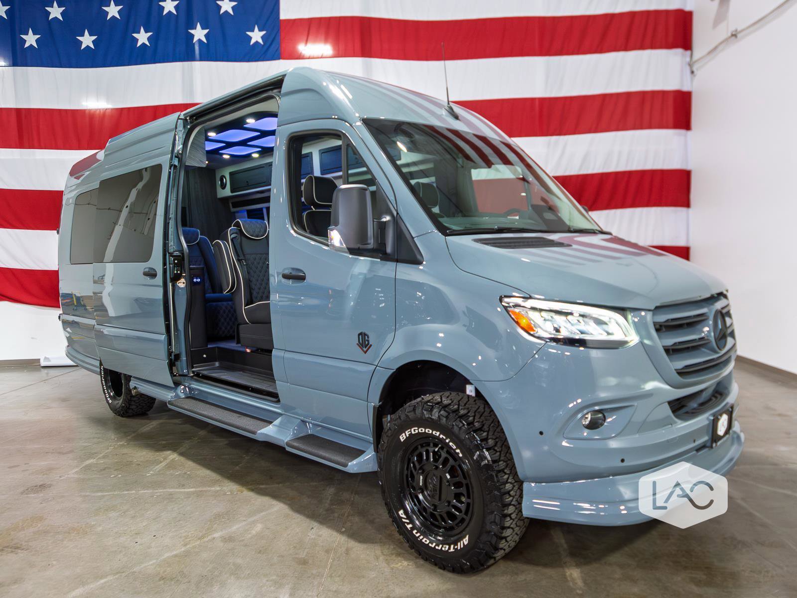 Used 2025 Mercedes-Benz Sprinter 3500 image 2