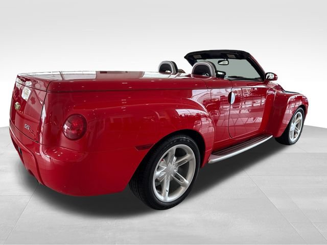 Used 2004 Chevrolet SSR w/ Preferred Equipment Group RWD image 6