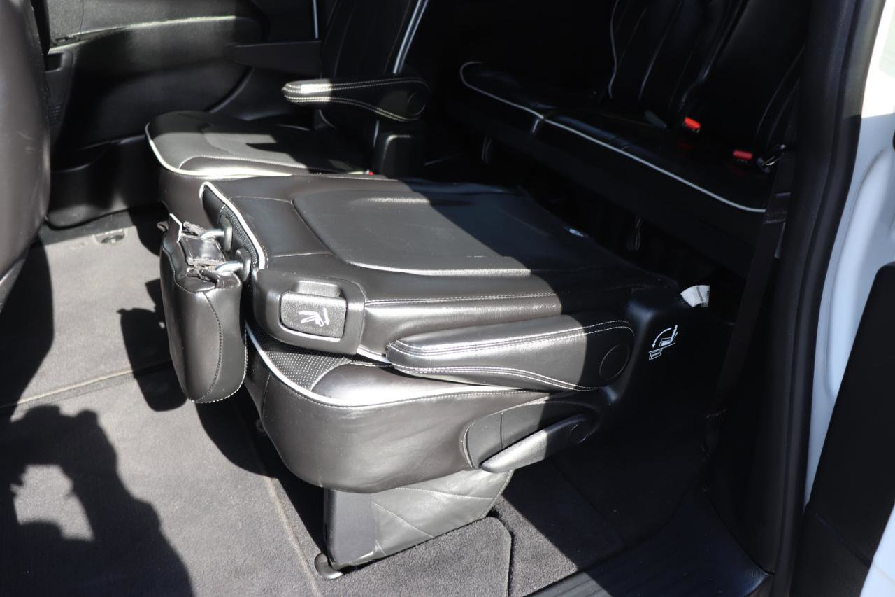 Used 2025 Chrysler Pacifica Limited FWD image 30