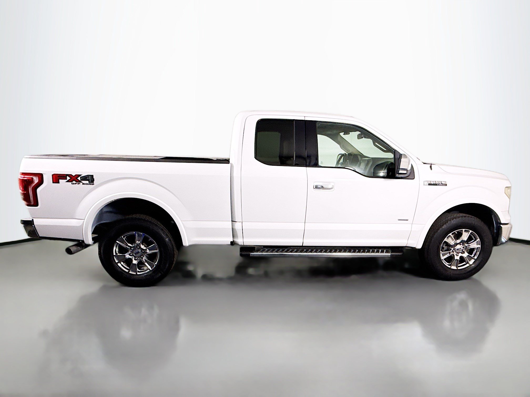 Used 2015 Ford F150 Lariat w/ Equipment Group 502A Luxury AWD/4WD image 11