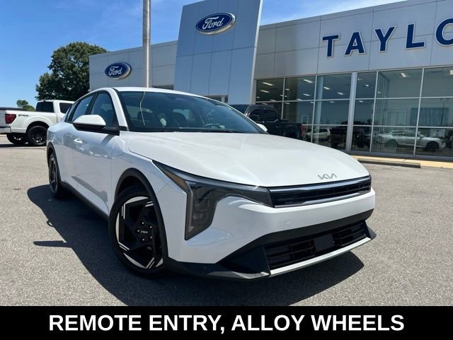 Used 2025 Kia K4 EX FWD image 3