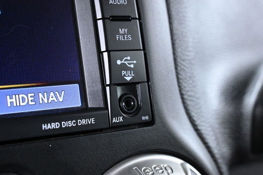 Used 2016 Jeep Wrangler Unlimited Sahara image 21