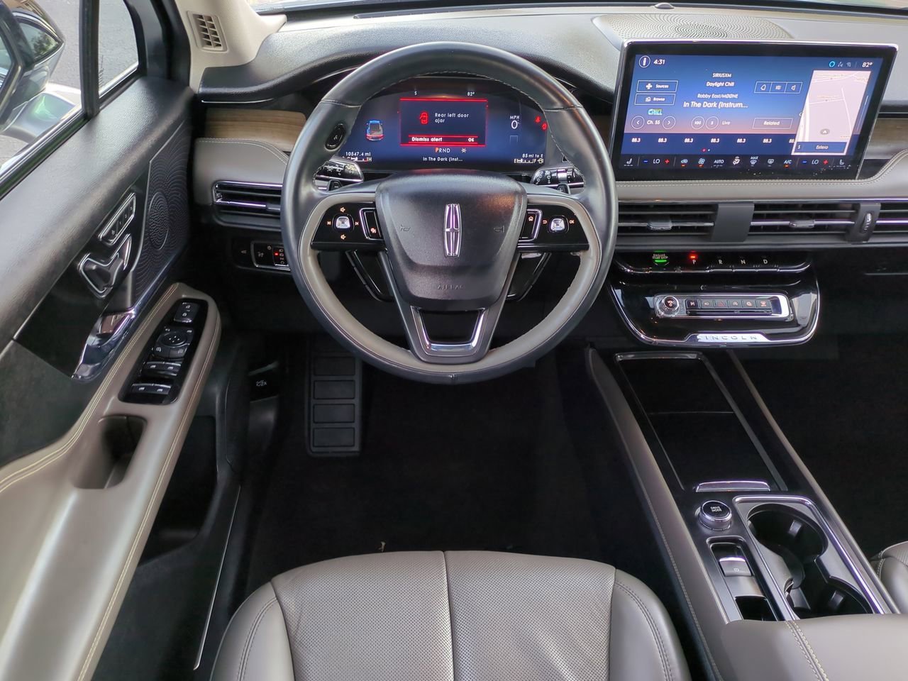 Used 2023 Lincoln Corsair Reserve w/ Towing Package image 16