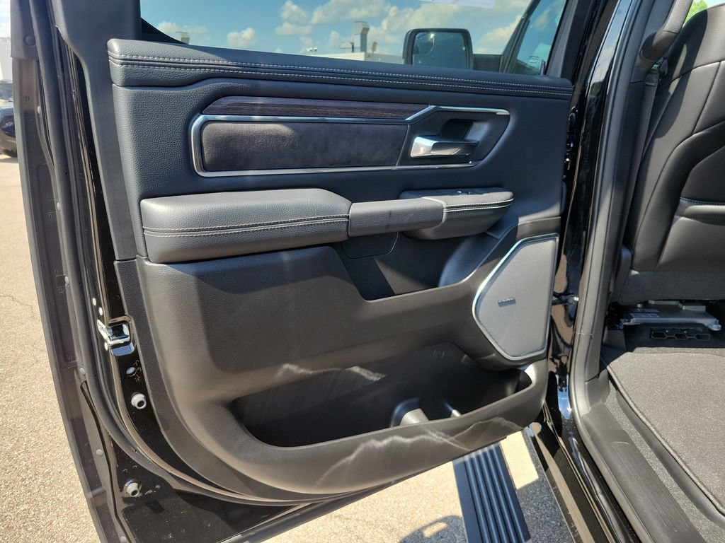 New 2027 RAM 1500 Laramie w/ Laramie Preferred Package AWD/4WD image 11