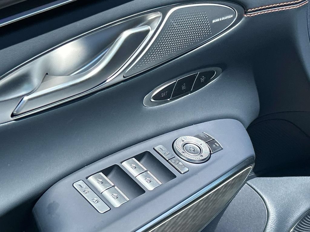 New 2026 Genesis GV70 2.5T Sport Prestige AWD/4WD image 19